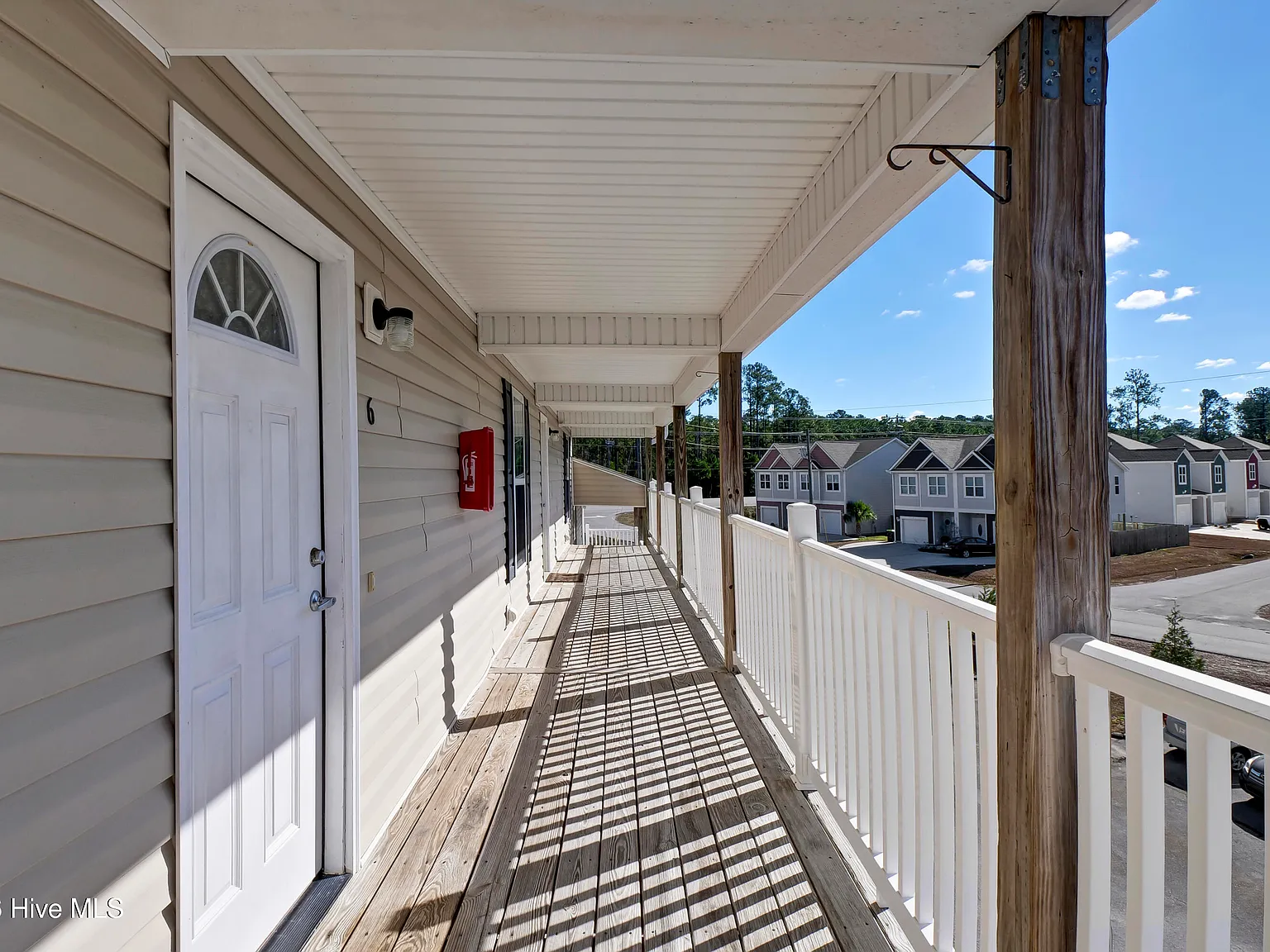 2 bed, 2.0 bath, 800 sqft, $1,300 — Photo 4