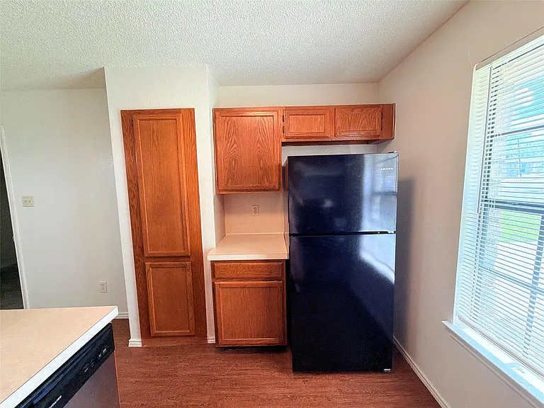 1215 Ridgemont St — Photo 10