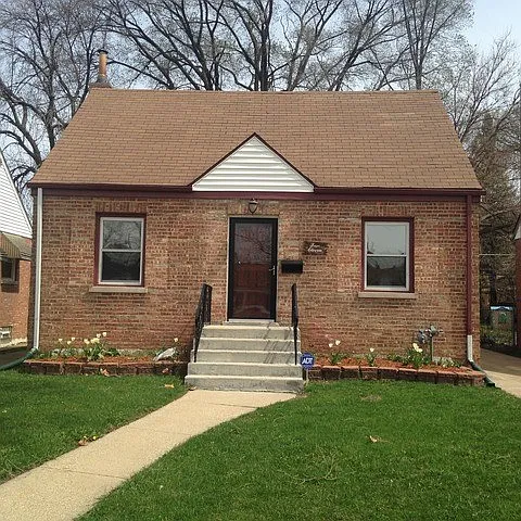 411 Frederick Ave photo 1