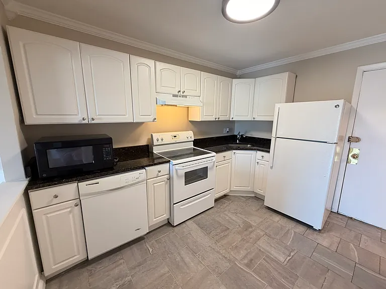 116 Spring St #B7 — Photo 5