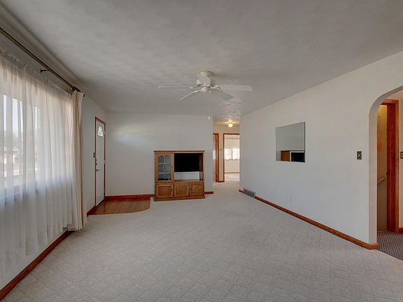 3rd image of 3636 Lindell Ave