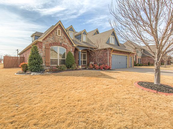 Charming Country Woods home!