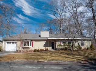 18 N Beechwood Rd, Niantic, CT 06357