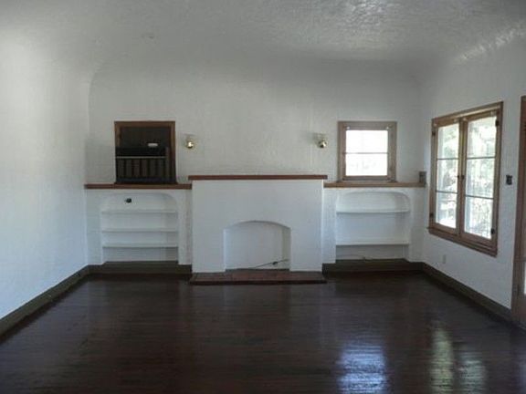 4th image of 512 Milwaukee Ave