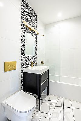 5th image of 130 Graham Ave #5