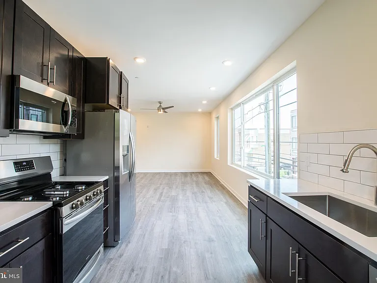 1300 S 24th St #D2 — Photo 6