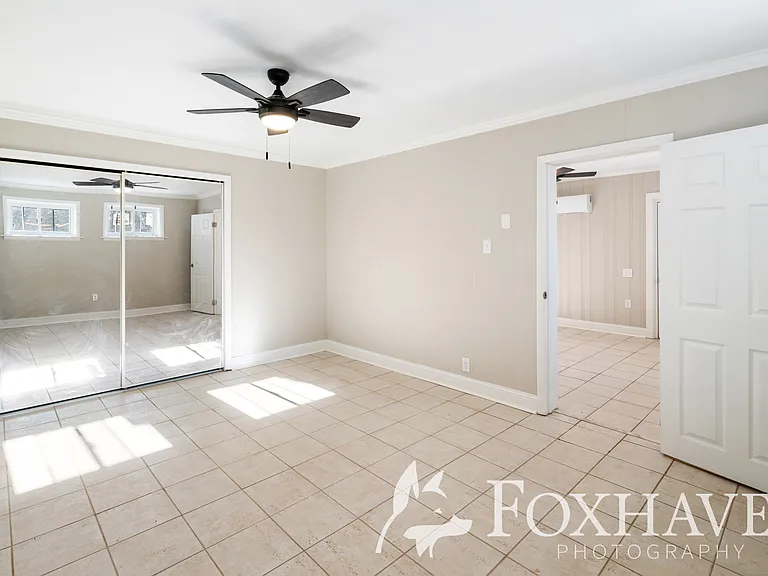 1137 E Keswick Rd — Photo 5