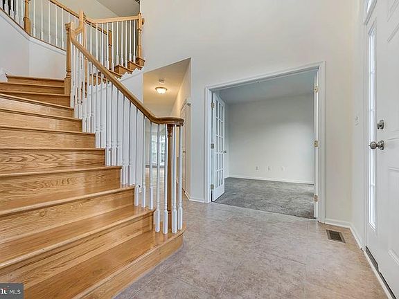 4th image of 3010 Stonehurst Dr