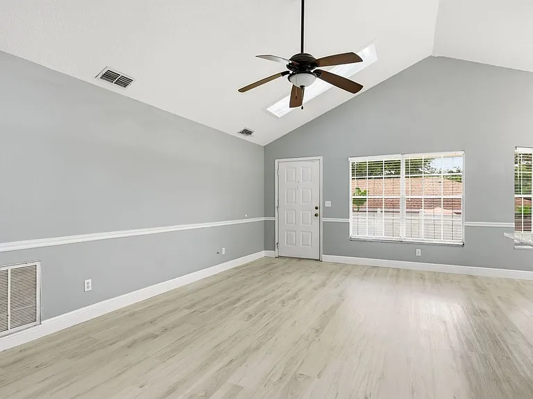 3726 Albion Ct — Photo 6