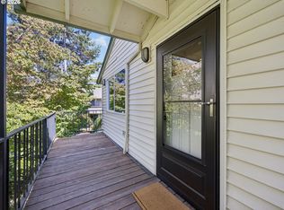 631 N Hayden Bay Dr, Portland, OR 97217