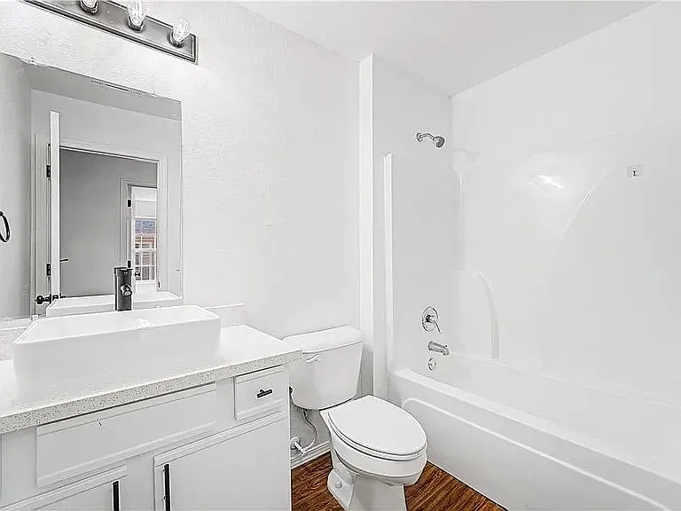 3306 SW Victoria Pl #E — Photo 12