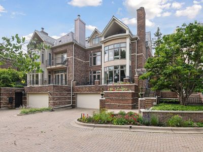 114 Groveland Ter, Minneapolis, MN, 55403