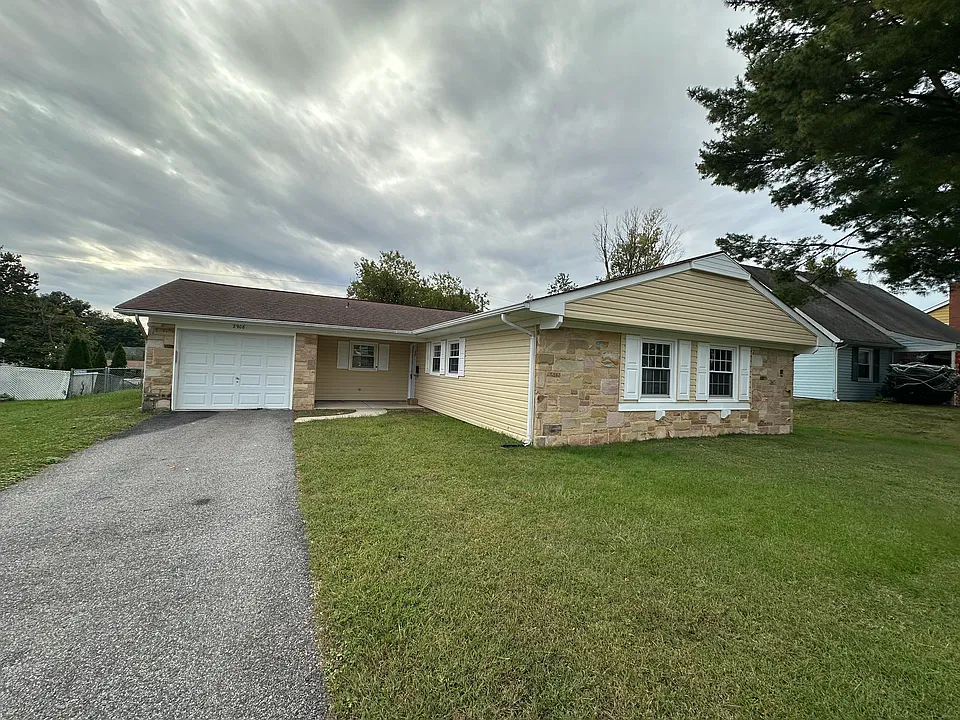 2908 Trainor Ln