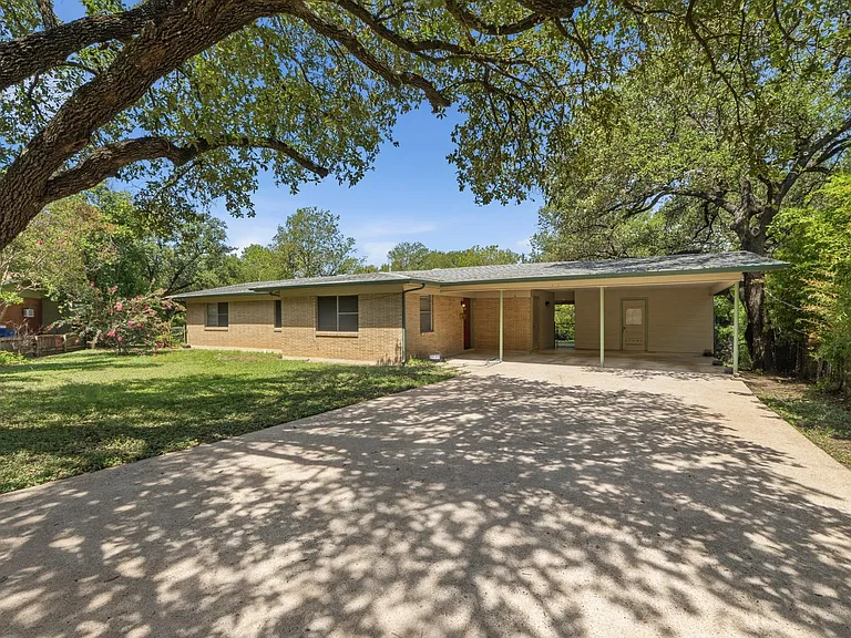 2414 Havenside Dr — Photo 2