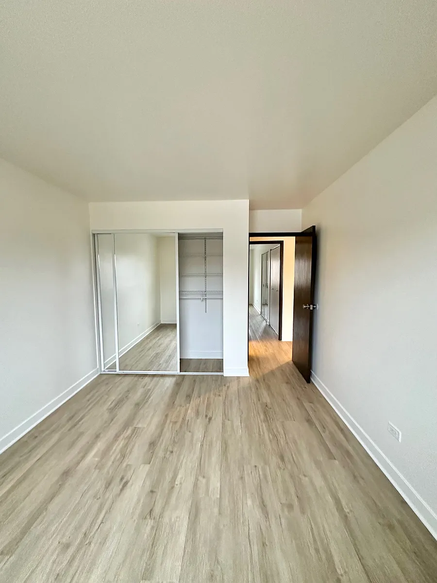 Building Photo - 404 Inland Dr #2C