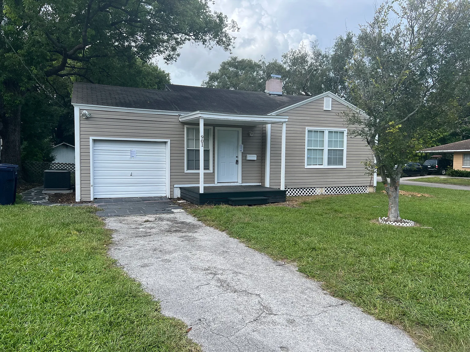 2 bed, 848 sqft, $1,975 — Photo 1