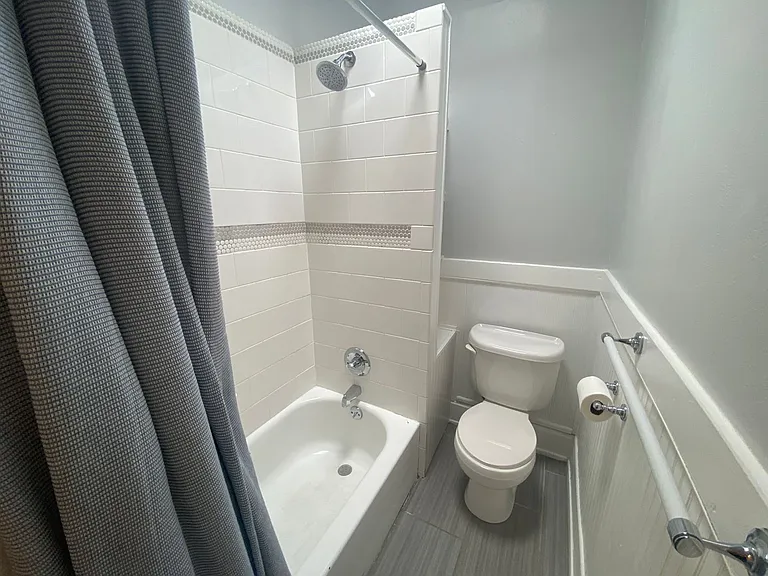 1019 S Clarkson St — Photo 15