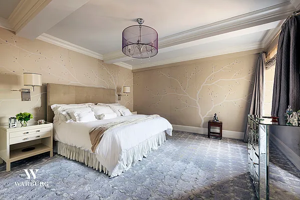 Sold by Warburg | media 6