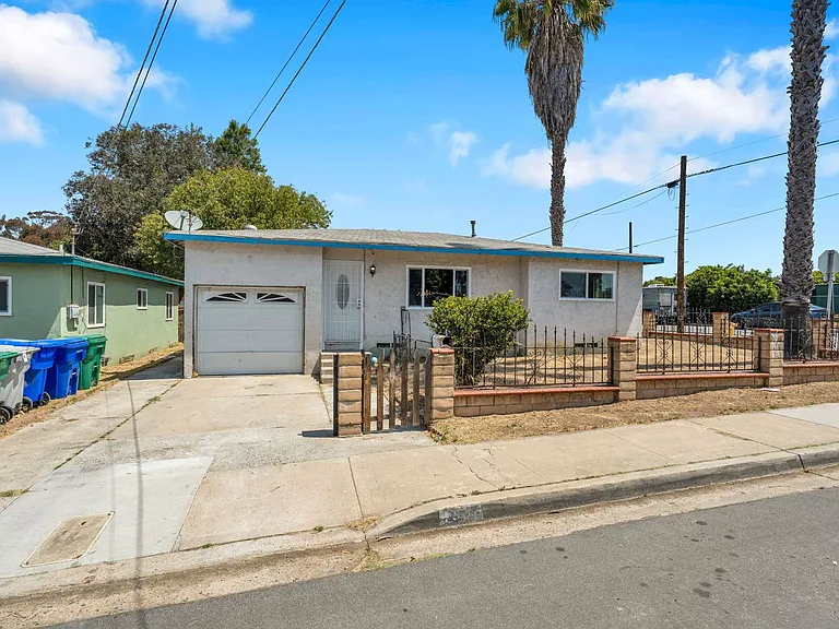 4366 Hilltop Dr — Photo 3