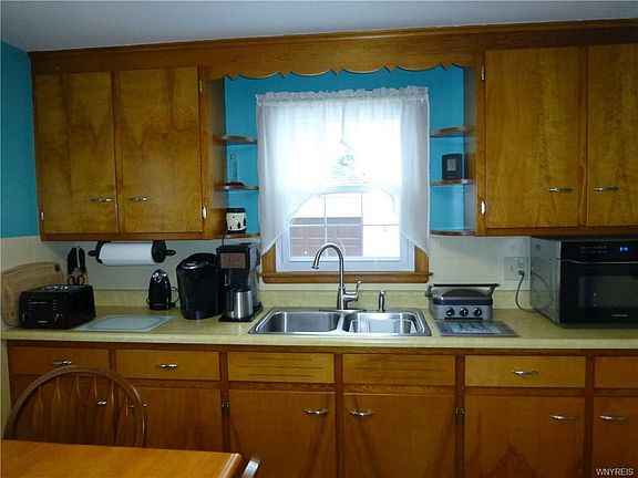4th image of 112 Brendan Ave