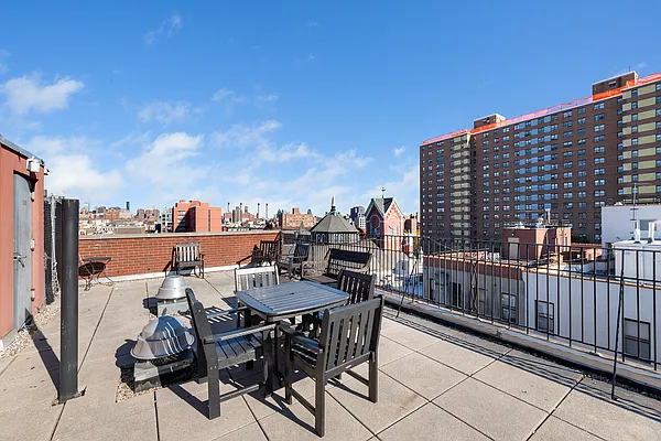 Rented by REAL New York | media 18