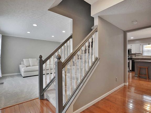 5th image of 8161 Pelham Dr