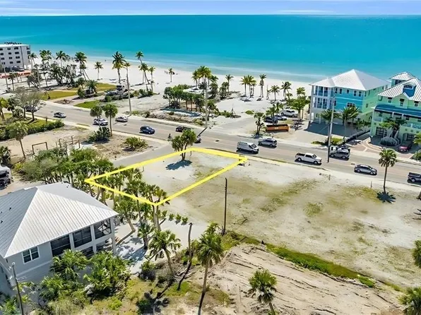 111 Coconut DR, FORT MYERS BEACH, FL 33931