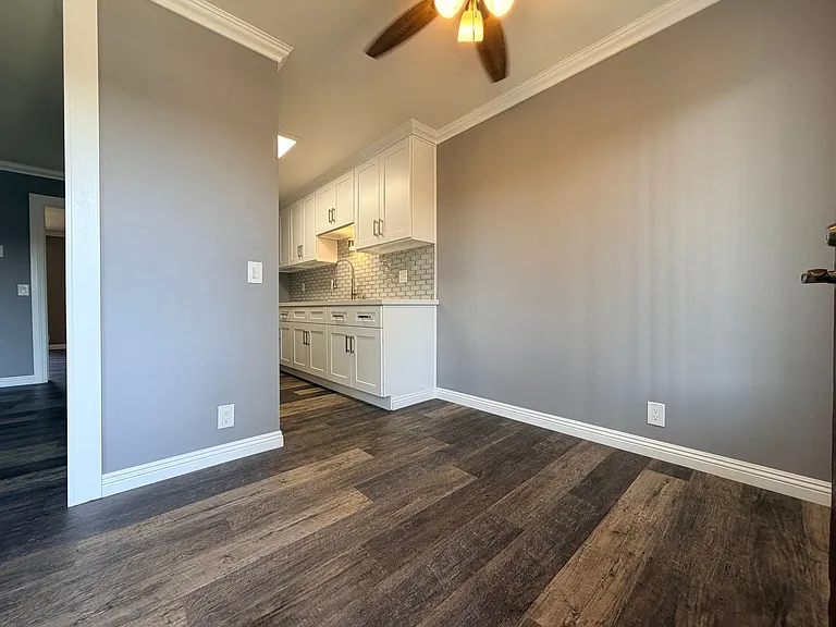 1310 N G St — Photo 12