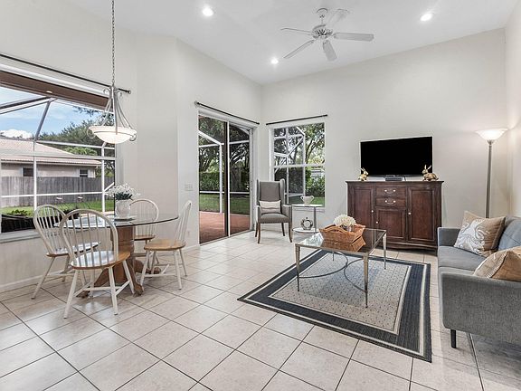 5th image of 4378 Danielson Dr