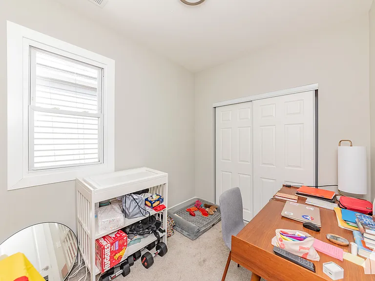 2923 N Avers Ave #2 — Photo 11