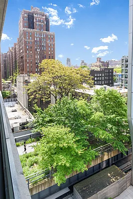 Rented by SERHANT. | media 11