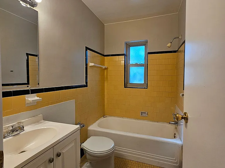 2833 N Colorado Blvd — Photo 11