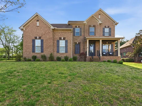 1011 Five Coves Trce, Gallatin, TN 37066