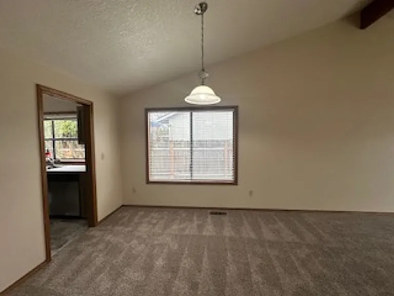 16265 NW Lyndel Ln — Photo 7