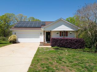 27 Raynes Ct, Taylors, SC 29687