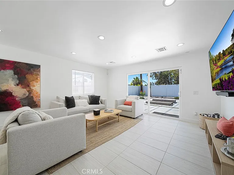 373 W Avenida Cerca — Photo 8