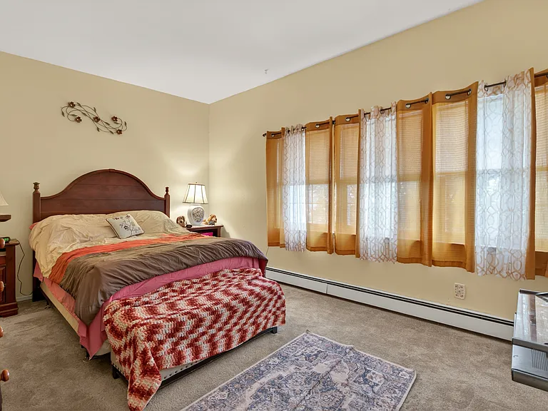 54 Whitman Ct — Photo 33