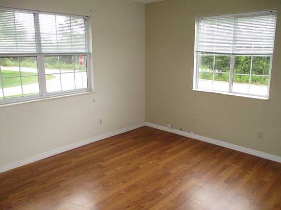3rd image of 8115 105th Ct