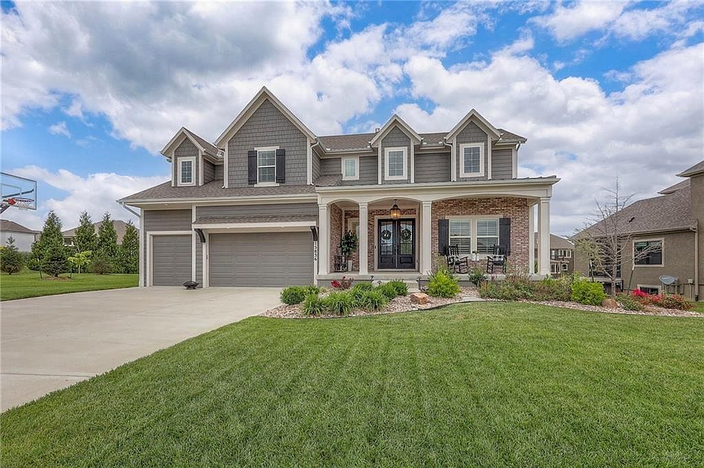15836 Reinhardt St, Overland Park, KS 66224 | Zillow