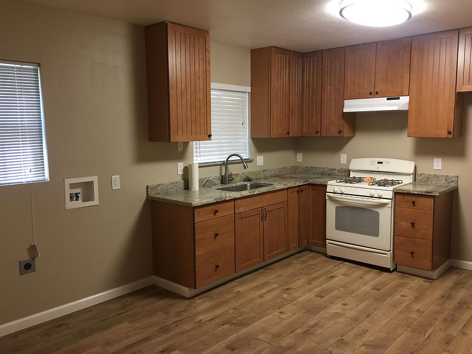 2nd image of 3028 Rockville Rd