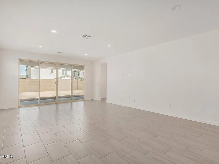 2503 S 180th Dr — Photo 12