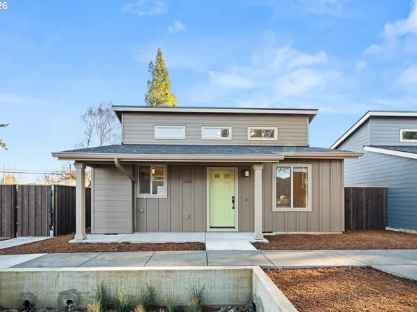 12306 Meadowlawn Dr, Oregon City, OR 97045