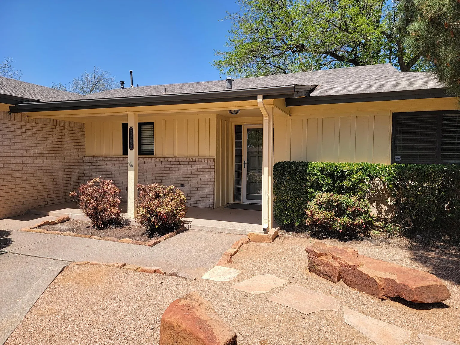 3 bed, 1705 sqft, $1,750 — Photo 2