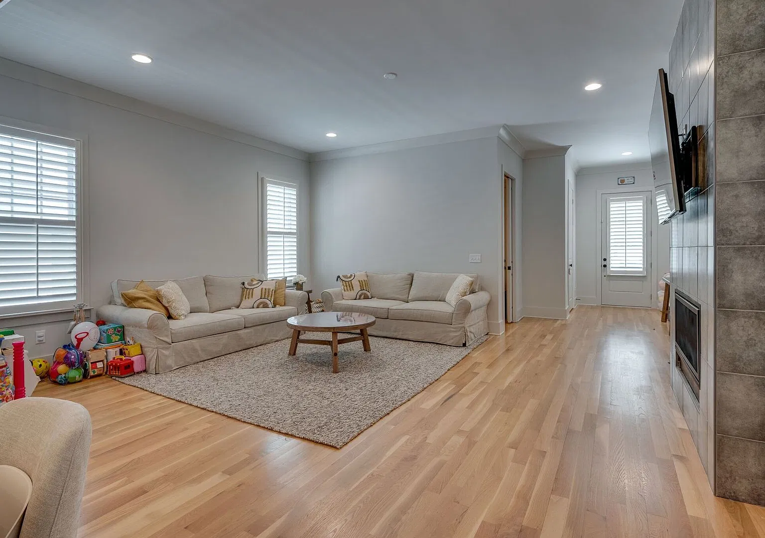 **Beautiful home constructed in 2022 - located in popular Charlotte Park** — Photo 4