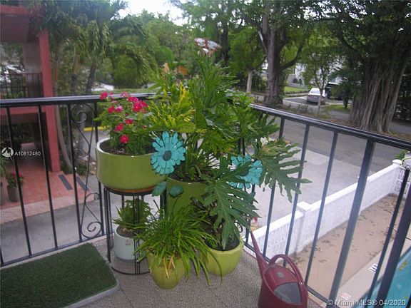 4th image of 435 NE 121st St APT 201