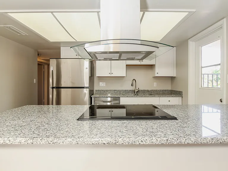 624 E Malibu Dr — Photo 6