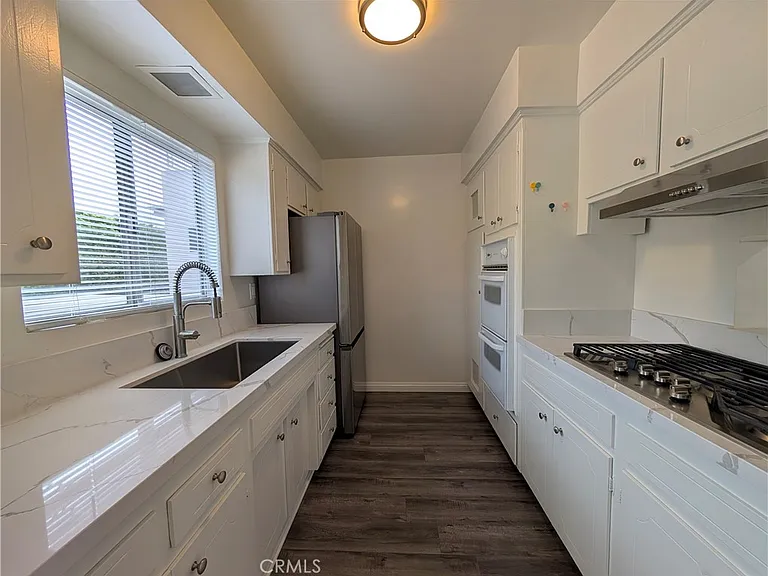 589 Fairview Ave — Photo 12