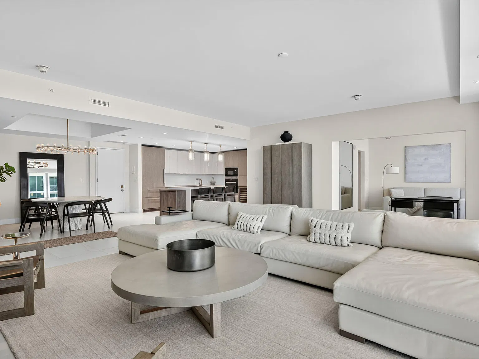2 bed, 3.0 bath, 2098 sqft, $17,500 — Photo 4