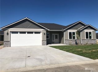 208 Pershing Cir, Wenatchee, WA 98801