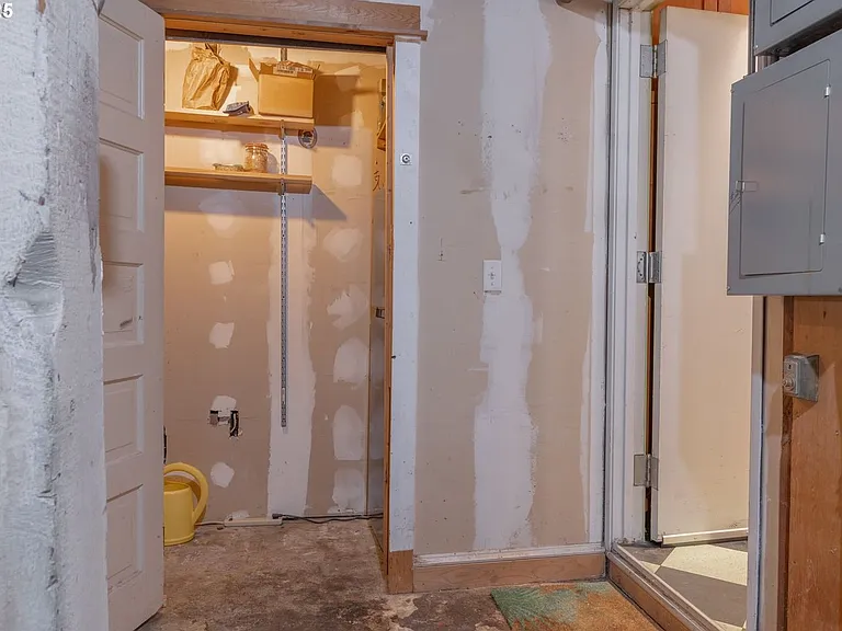 2046 NW Flanders St #B13 — Photo 31